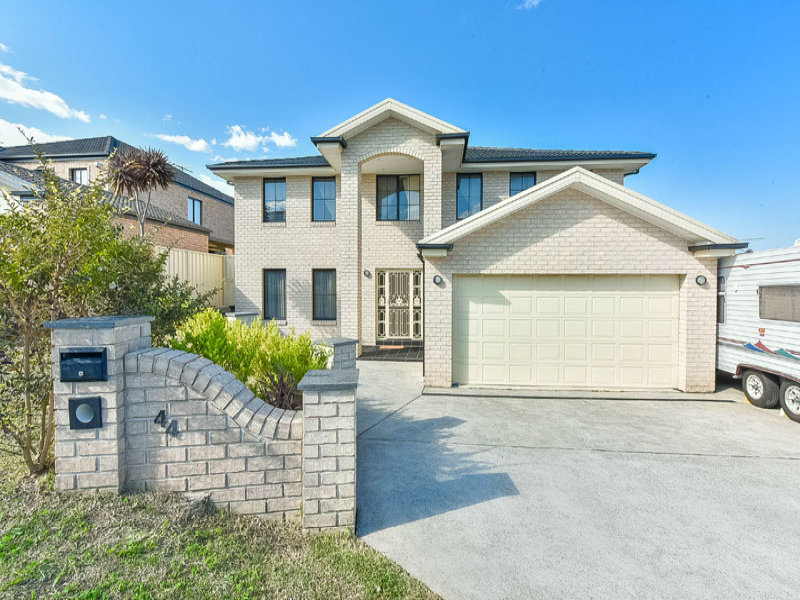 44 Maryfields Drive, Blair Athol, NSW 2560