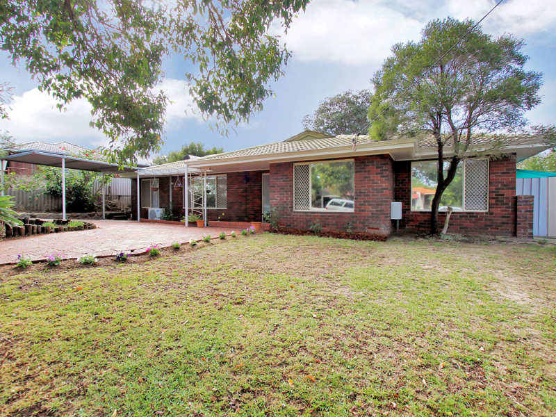 8 Chalfont Way, Swan View, WA 6056