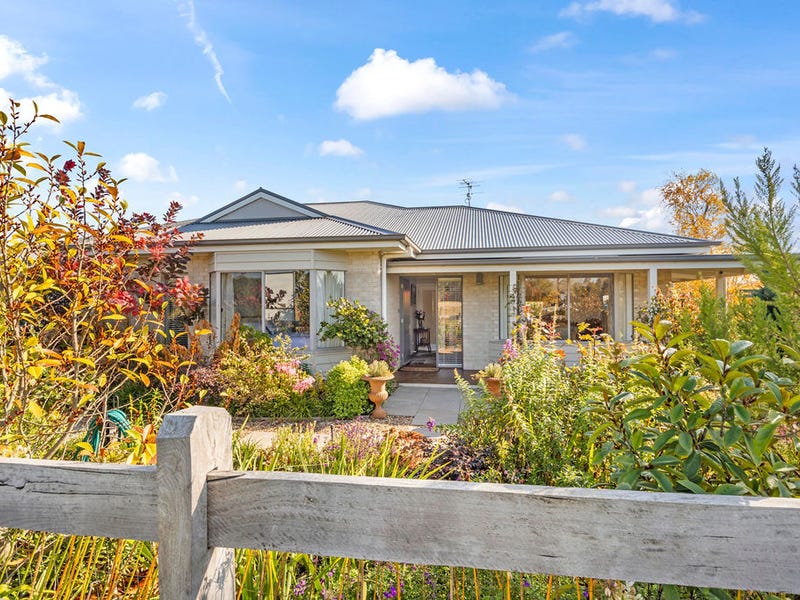 4 Ingliston Road, Ballan, Vic 3342 Property Details