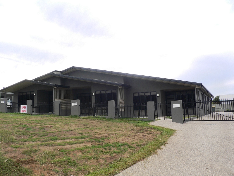 2/11 Middlemiss Street, Mareeba, Qld 4880 Property Details