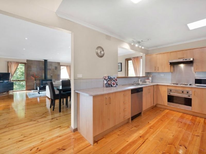 11 Curtain Road Hurstbridge Vic 3099 Realestate Com Au