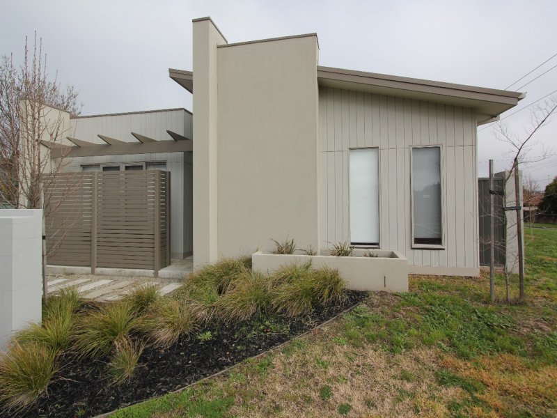 25 Latitude Court, Ballarat East, VIC 3350