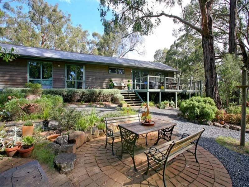 40 Deering Avenue, Badger Creek, VIC 3777