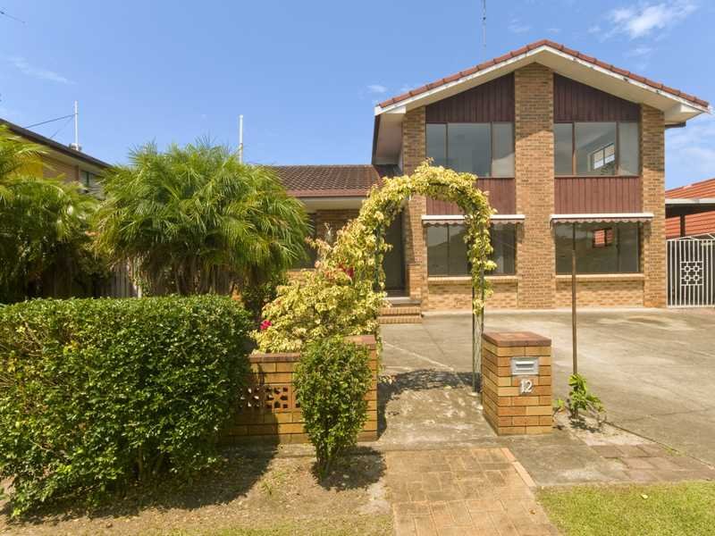 12 Japonica Drive, Palm Beach, QLD 4221