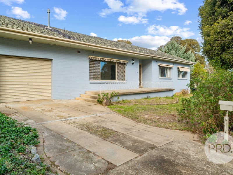 7 Acacia Street, Kooringal, NSW 2650 House for Sale