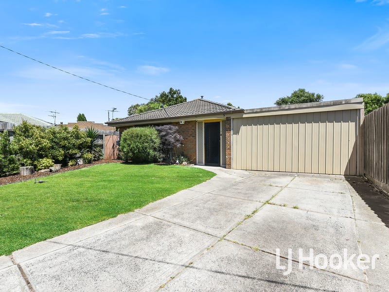 3 Fox Close Hampton Park Vic 3976 Realestate Com Au