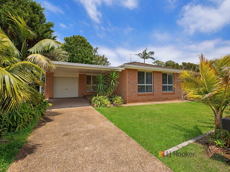 11 Fourth Avenue, Toukley, NSW 2263