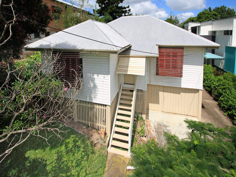 81 Gracemere Street, Newmarket, Qld 4051 Property Details