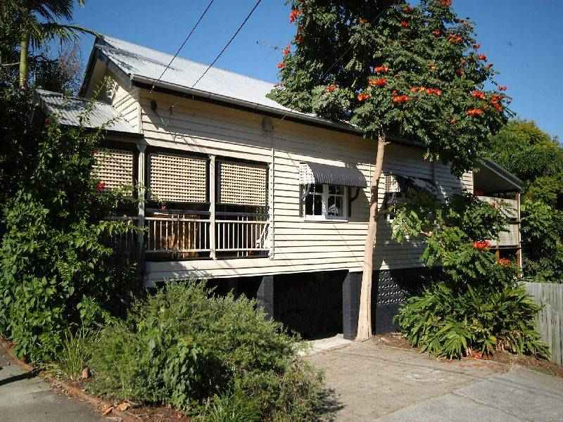 16 Young Street, Milton, Qld 4064 Property Details