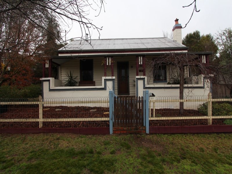 227 Peel Street, Bathurst, NSW 2795