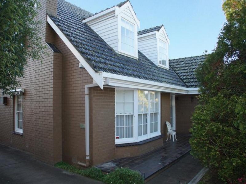 6 Retreat Road, Newtown, VIC 3220