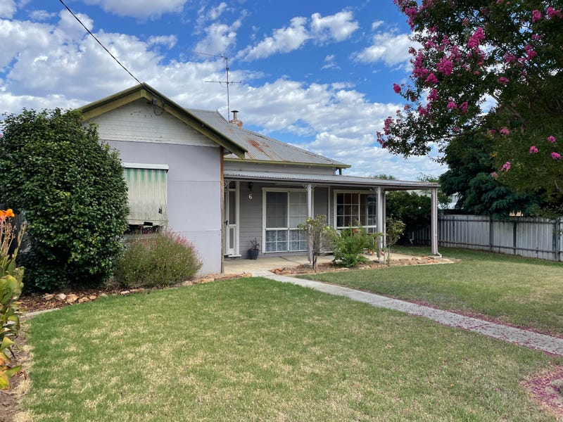 6 First Avenue, Henty, NSW 2658