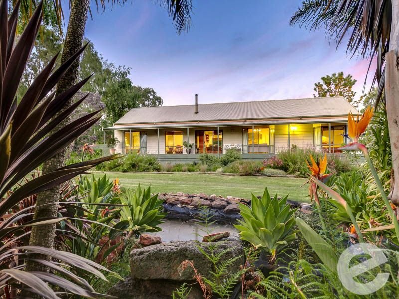 98 Bungower Road, Somerville, Vic 3912 Property Details