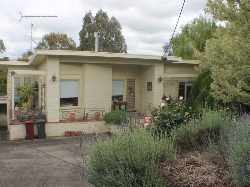 27 Carmichael Street, Hamilton, VIC 3300
