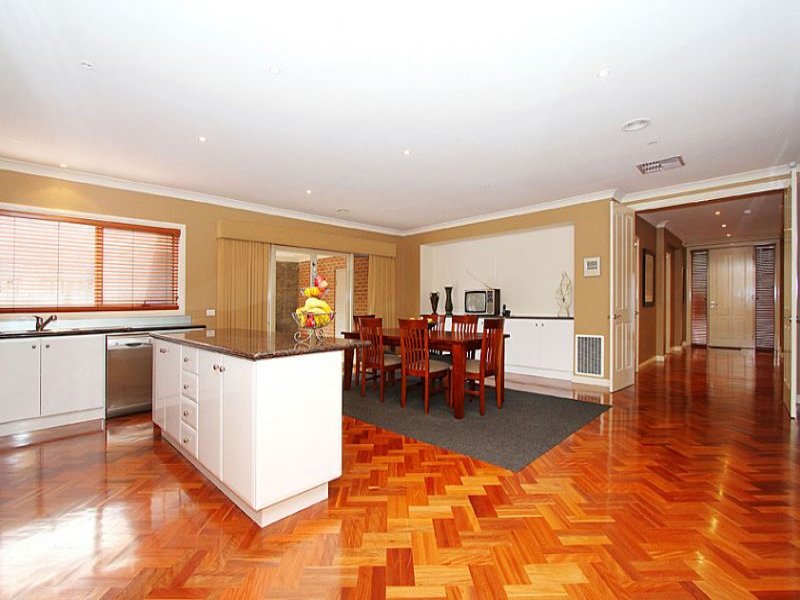 6 Twining Avenue, Bundoora, Vic 3083 Property Details