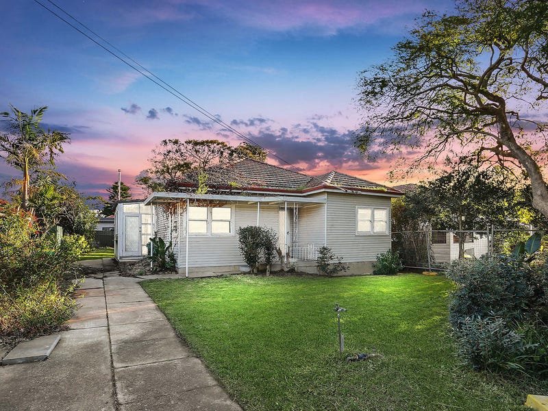 18 McEvoy Road, Padstow, NSW 2211 Property Details