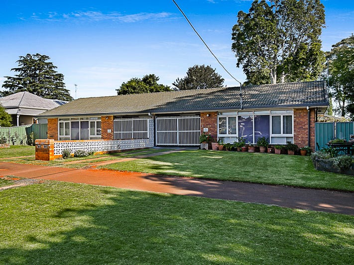 225 Geddes Street, South Toowoomba, QLD 4350