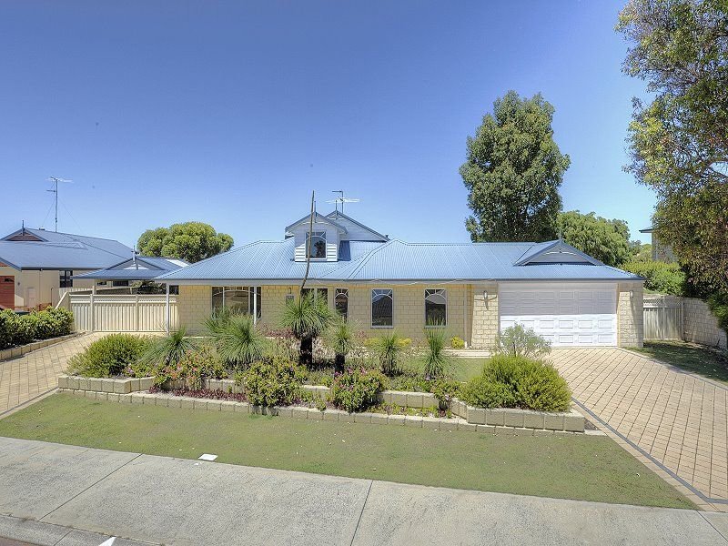 10 Placid Waters Parade, Coodanup, WA 6210 Property Details