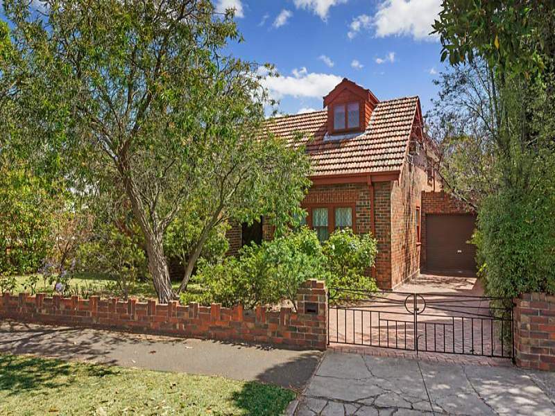 48 Outer Crescent, Brighton, Vic 3186 Property Details