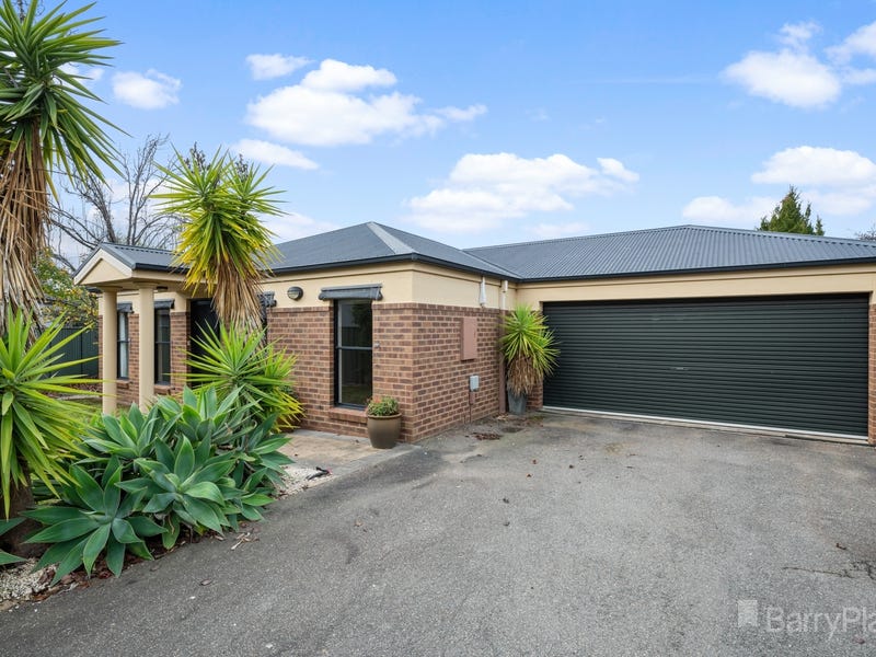 10 Northmoor Drive, Strathdale, VIC 3550