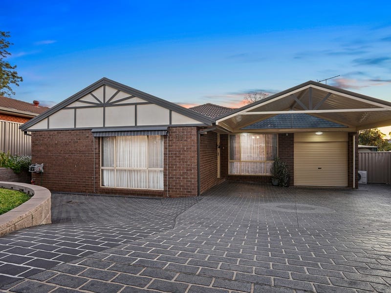 11 Wignell Place, Mount Annan, NSW 2567
