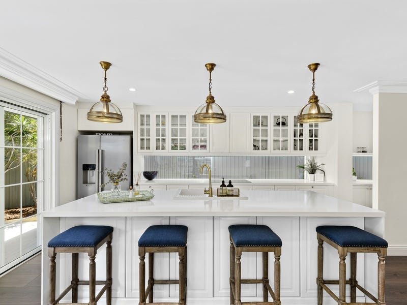 6 Mccleary Street, Bundall, QLD 4217