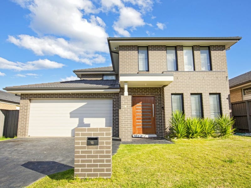 15 Pioneer Drive, Carnes Hill, NSW 2171 15 Pioneer Drive, Carnes Hill, NSW 2171