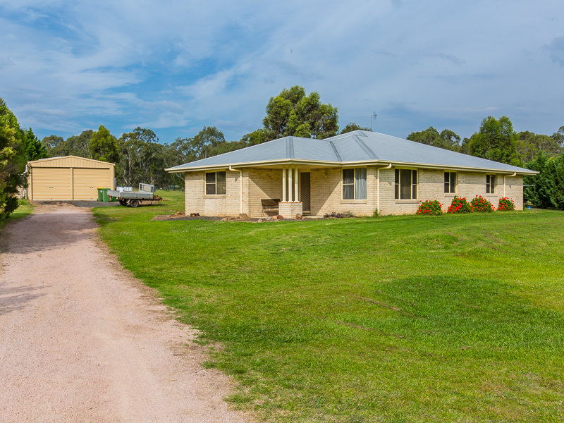 10 Devoncourt Road, Crows Nest, QLD 4355