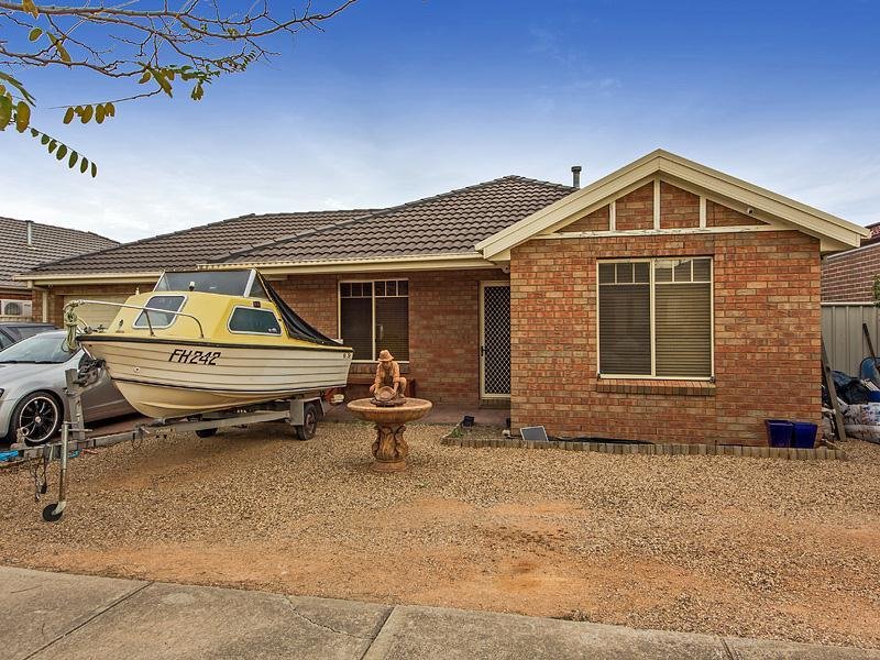 67 Loddon Drive, Taylors Hill, VIC 3037