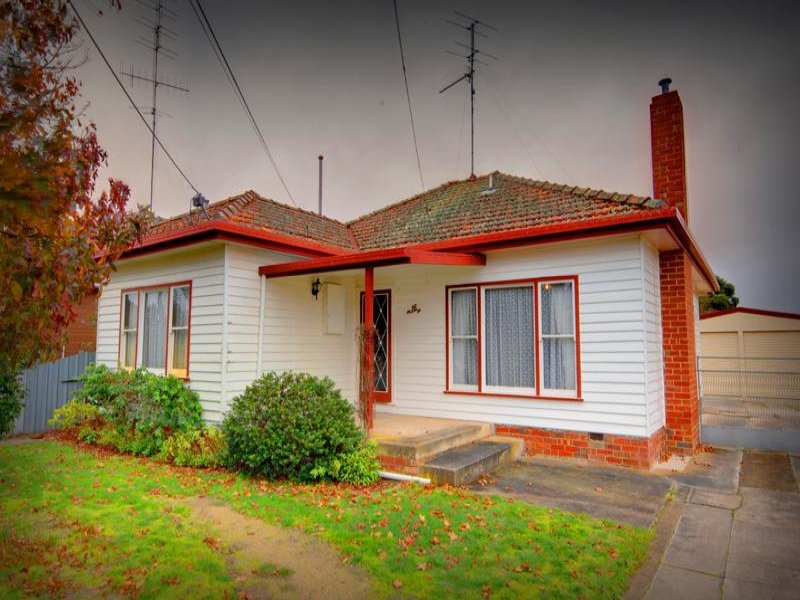 16 College Street, Wendouree, Vic 3355 Property Details