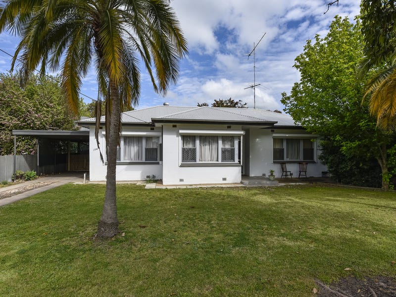 136 Church St, Penola, SA 5277 House for Sale