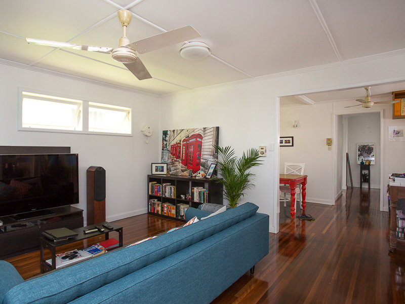 9 Cecile St, Balmoral, Qld 4171 Property Details