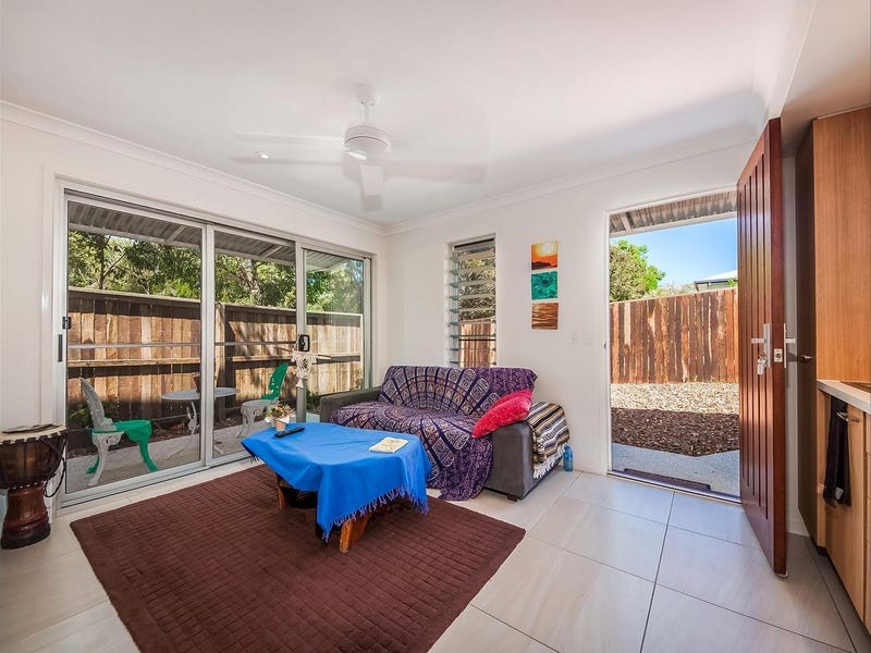 17 Rainbow Cres, Sunrise Beach, QLD 4567