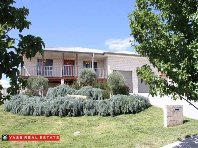 18 Hatton Drive, Yass, NSW 2582 Property Details