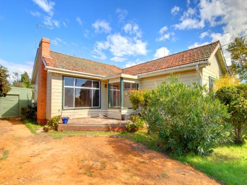 1069 Norman Street, Wendouree, Vic 3355 Property Details