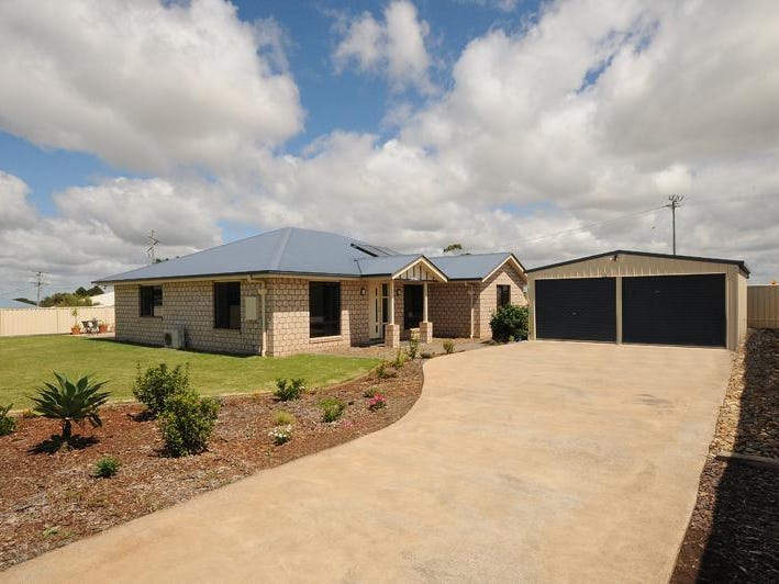 7 Ashford Drive, Wyreema, Qld 4352 Property Details