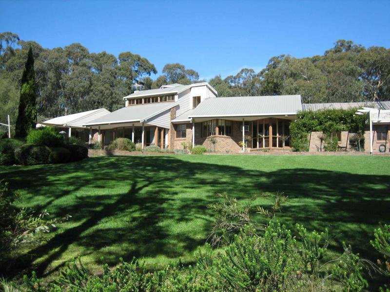 8 Fisken Road, Mount Helen, VIC 3350