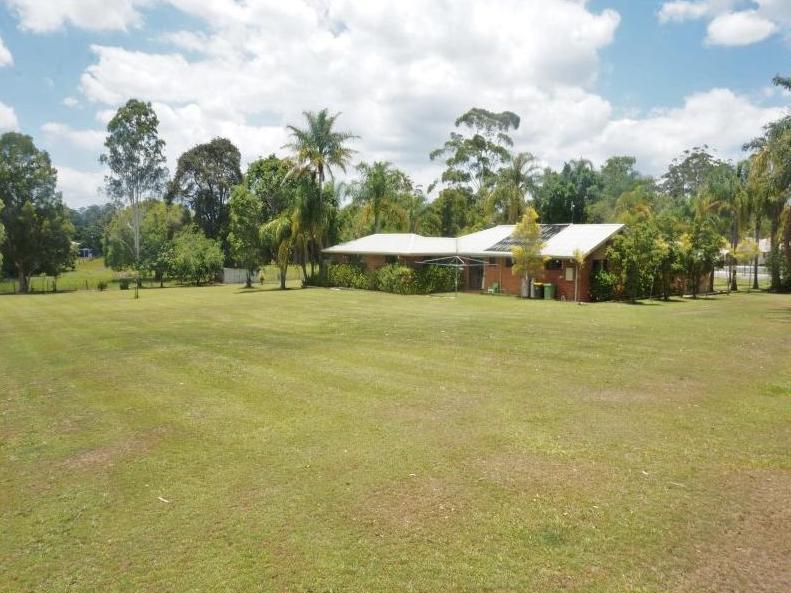 37 Coronation Avenue, Woodford, QLD 4514