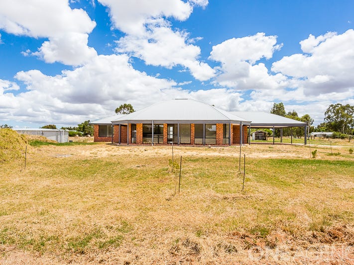 82 Richardson Road, Waroona, WA 6215