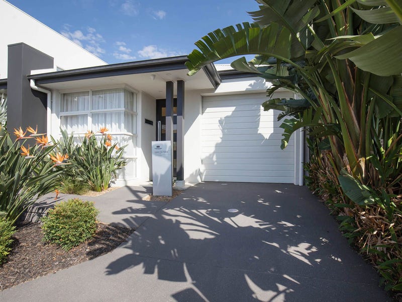 24 Village Circuit, Gregory Hills, NSW 2557