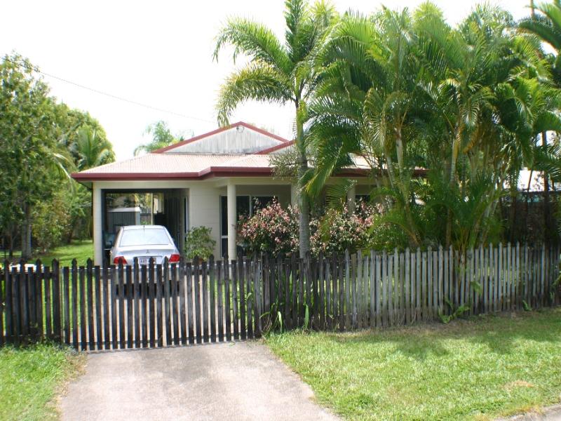 3 Berzinski Street, Mossman, QLD 4873
