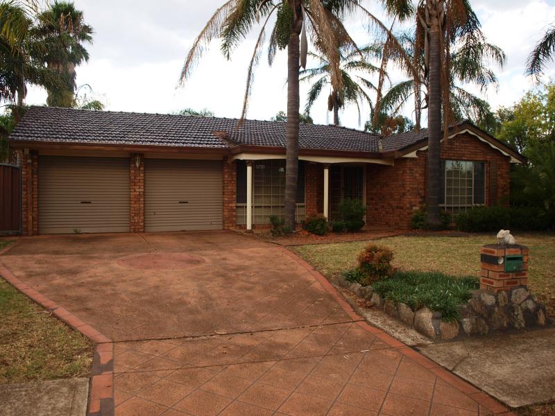 31 Strawberry Road, Casula, NSW 2170