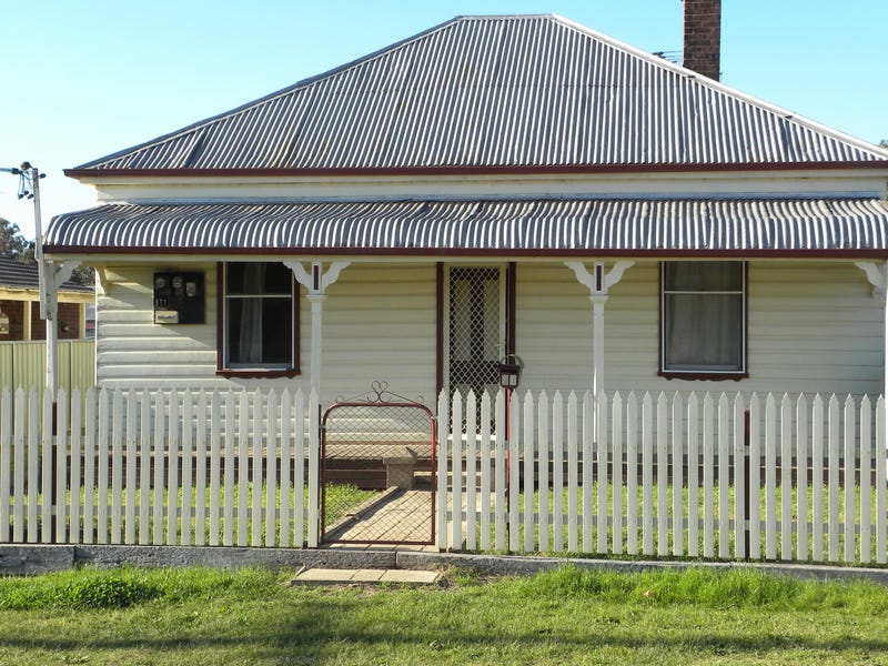 27 Gordon Street, Young, NSW 2594