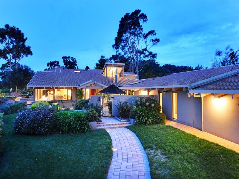 17 Mcbeath Drive, Skye, SA 5072