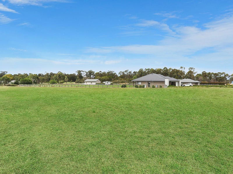49 Twin Creeks Drive, Luddenham, NSW 2745