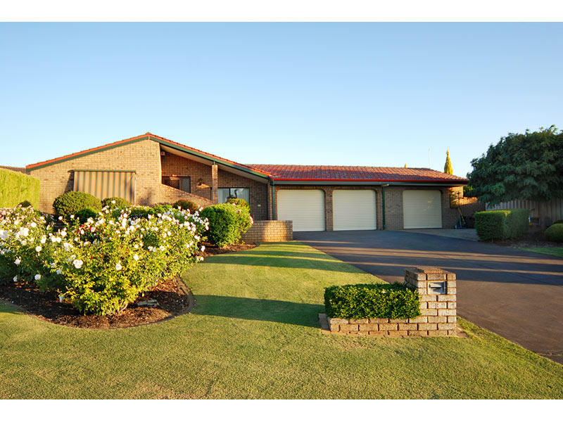 8 NEWHAVEN HEIGHTS, Ballajura, WA 6066 Property Details