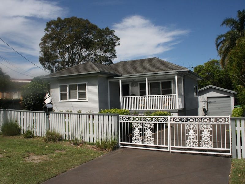 5 Penrith Avenue, Wheeler Heights, NSW 2097