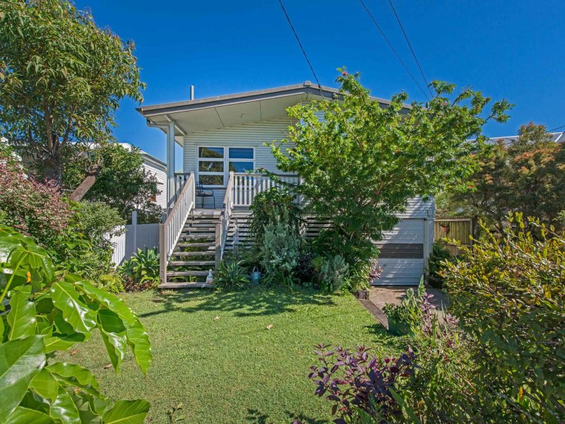 54 Gordon Parade, Manly, Qld 4179 Property Details