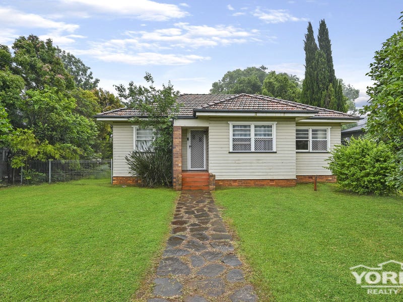 93 Hill Street, Newtown, Qld 4350 Property Details