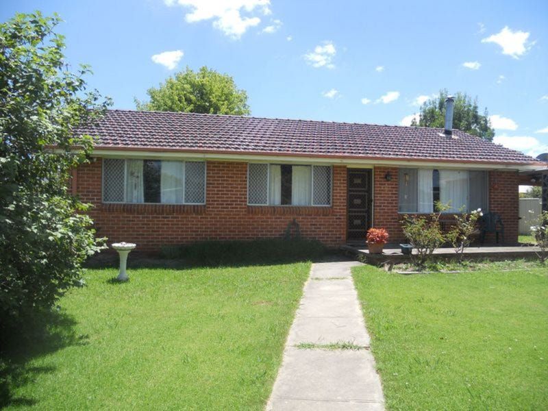 4 Holmes Avenue, Armidale, NSW 2350